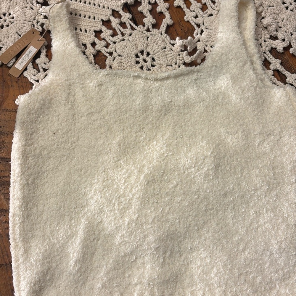 SKIMS Cream Fuzzy Knit Tank Top - Picture 4 of 9
